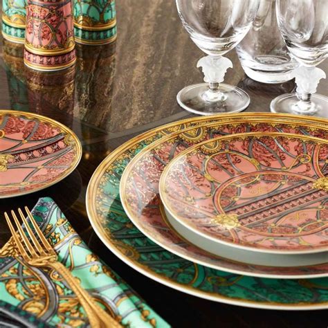 quanto può valere il piatto di versace della rosental|Versace Dinnerware Collection .